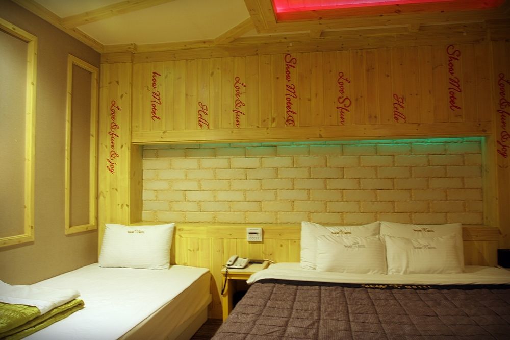 Show Hotel Пусан Экстерьер фото